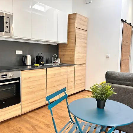 Carina- 2-4 Pers- Standing Hyper Centre Climatise Apartmán